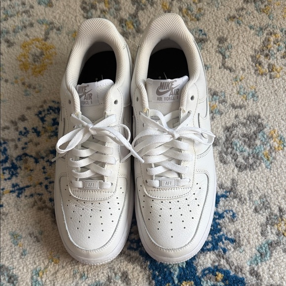 Nike Air Force 1 Lows - White - Picture 1 of 6